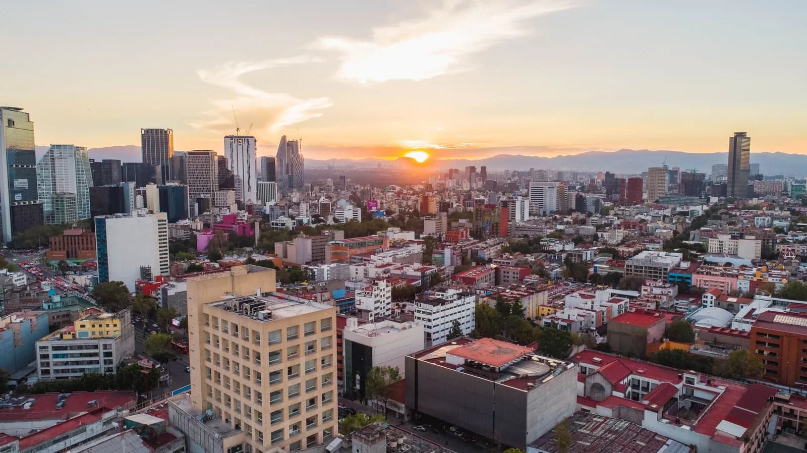 Coucher de soleil sur la skyline de Mexico, capitale du Mexique